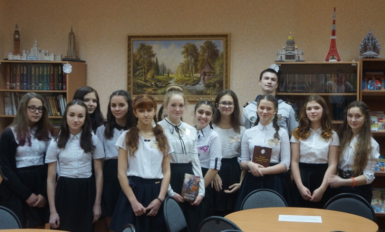 25 декабря 2015 года на базе ГОБОУ МО КК «Североморский кадетский корпус» прошел первый Новогодний кадетский бал – 2015 года..