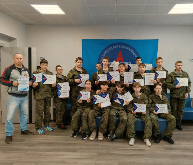 Завершилась 49-я военно-патриотическая смена для юношей города Полярные Зори! Пятидневная программа была насыщена мероприятиями и практическими занятиями.