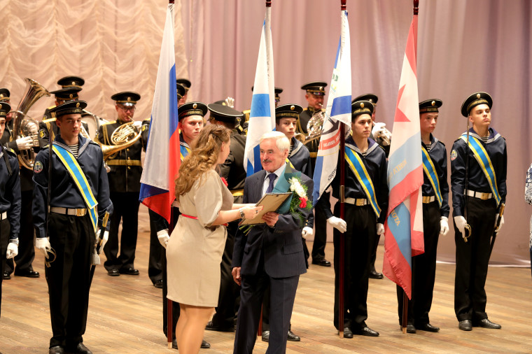 Поздравления Мурманской областной Думы с юбилеем кадетского корпуса.