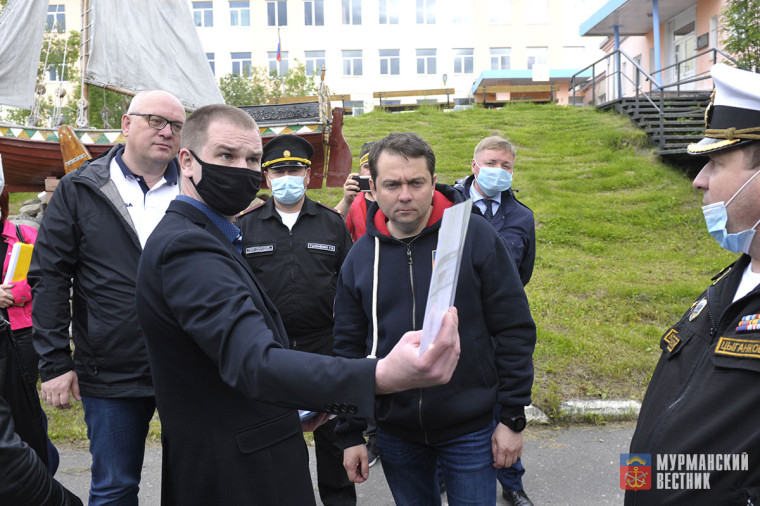 Глава области Андрей Чибис в субботу с рабочим визитом посетил ЗАТО Североморск и Североморский кадетский корпус.