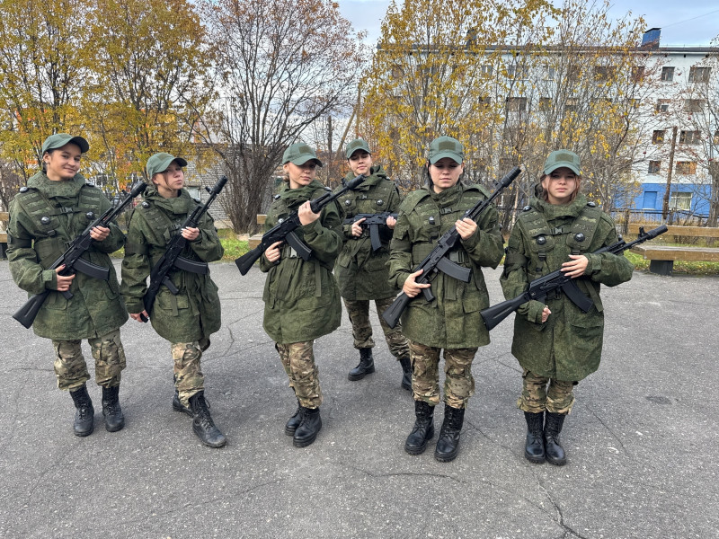 07 октября 2025 года началась Юбилейная 60-я военно-патриотическая смена для девушек Движения Первых из городов: Мончегорск, Оленегорск, Кандалакша, Полярные Зори.