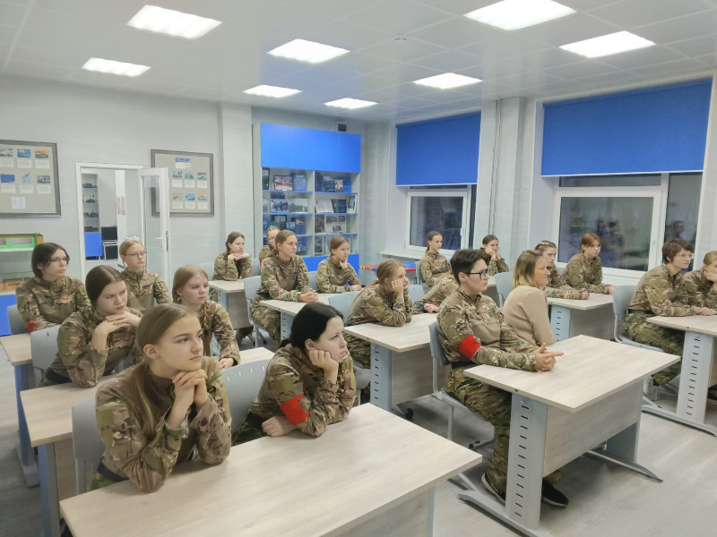 10 ноября 2025 года началась 63 военно-патриотическая смена на базе УМЦ "Авангард" для девушек из ЦРТДиЮ «Полярис» г. Мончегорска.