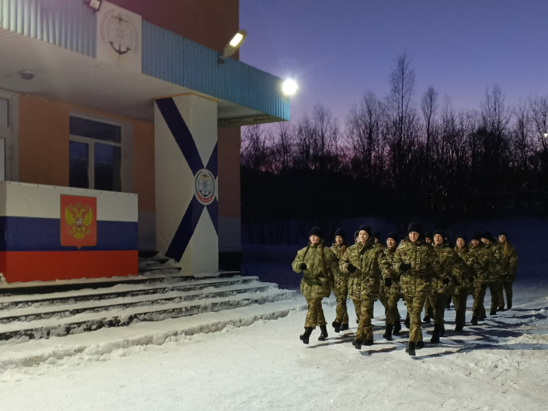 18 ноября 2025 года началась 64-я военно-патриотическая смена для девушек Движение первых из г. Мурманска и Кольского района.