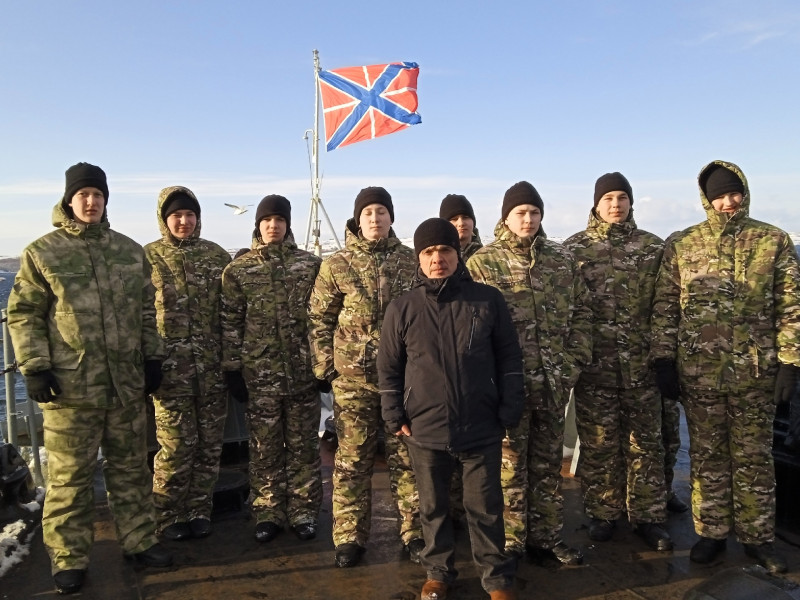 18.03.2025 года началась 51-я военно-патриотическая смена на базе Центра «Авангард» для участников «Движения первых» г. Кировска.